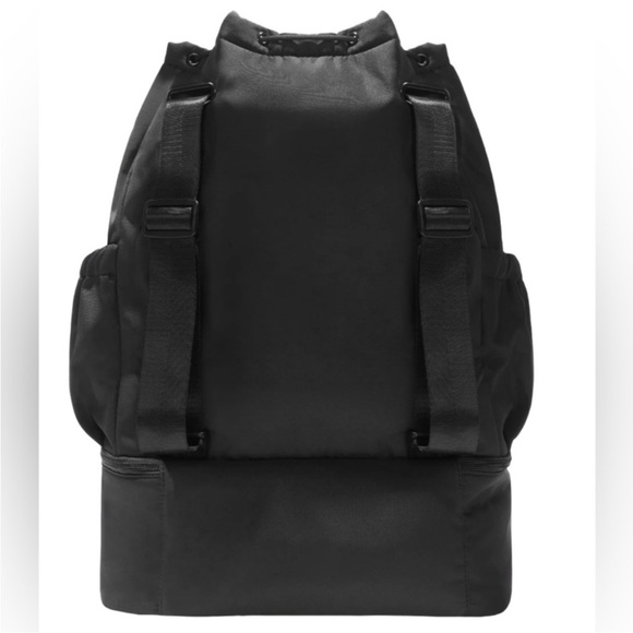 Beyond Yoga Black Convertible Backpack Bag, BEYOND YOGA Convertible Gym Bag main image 6